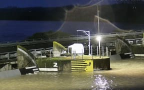 Moutoa Floodgates 6.30am Monday 19 August.