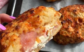 Sweet chilli, ham & cream cheese scrolls