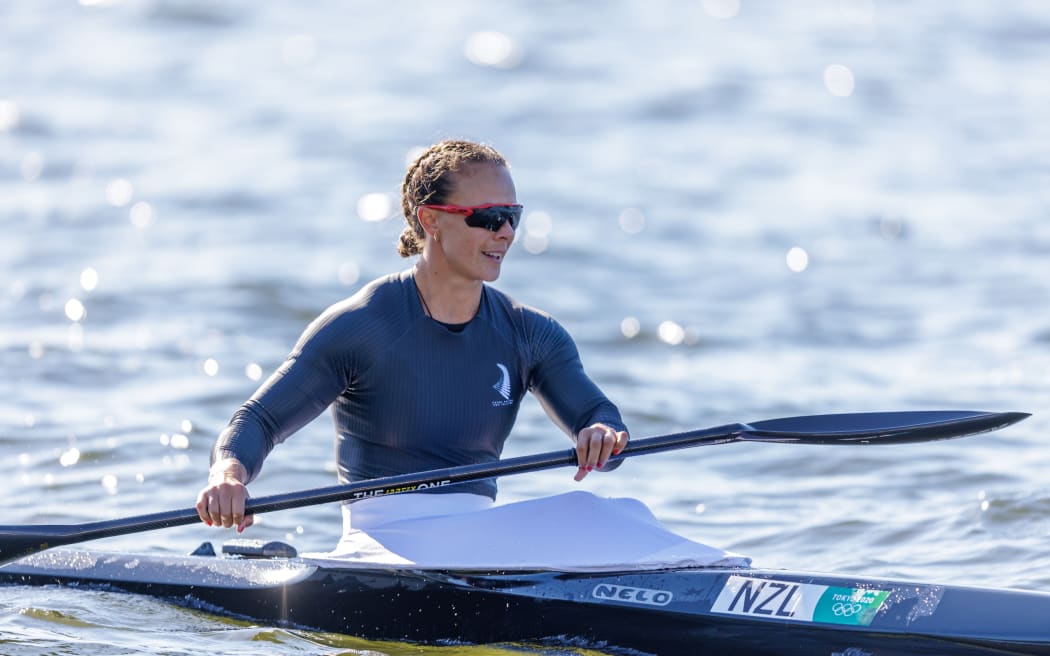 Lisa Carrington to lead Kiwi canoe sprint team at Paris Olympics | RNZ News