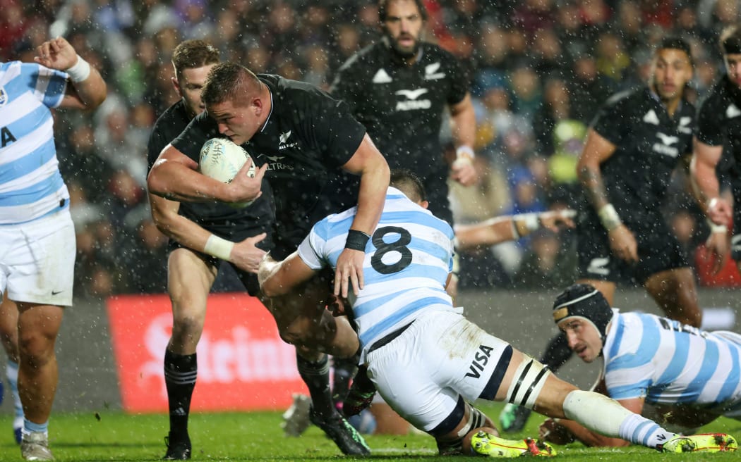 New Zealand’s Ethan de Groot charges for the try line during the rugby union Test match between New Zealand and Argentina at FMG Stadium in Hamilton on September 3, 2022.
