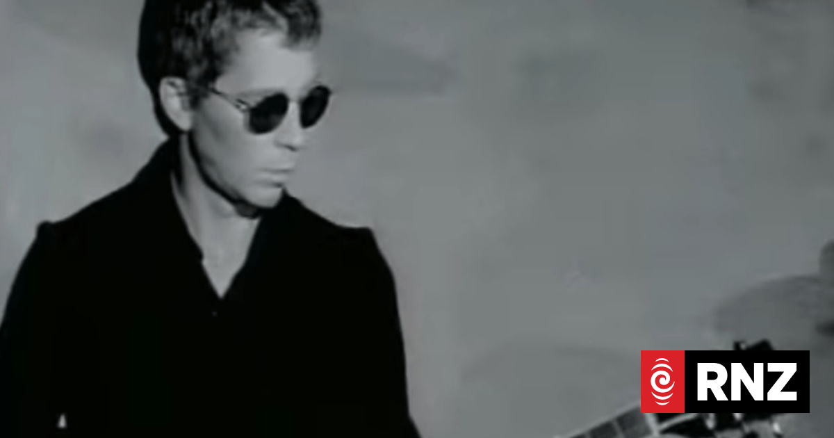 Remembering Andrew Brough of Straitjacket Fits | RNZ