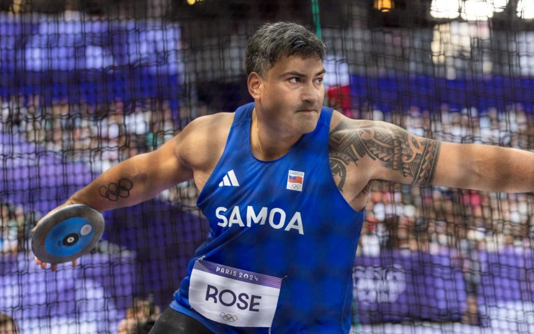 Samoa's Alex Rose has qualified for the final of the discus in Paris.