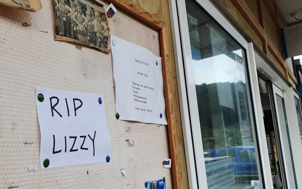 A tribute to the late Queen Elizabeth at a country store on the East Coast