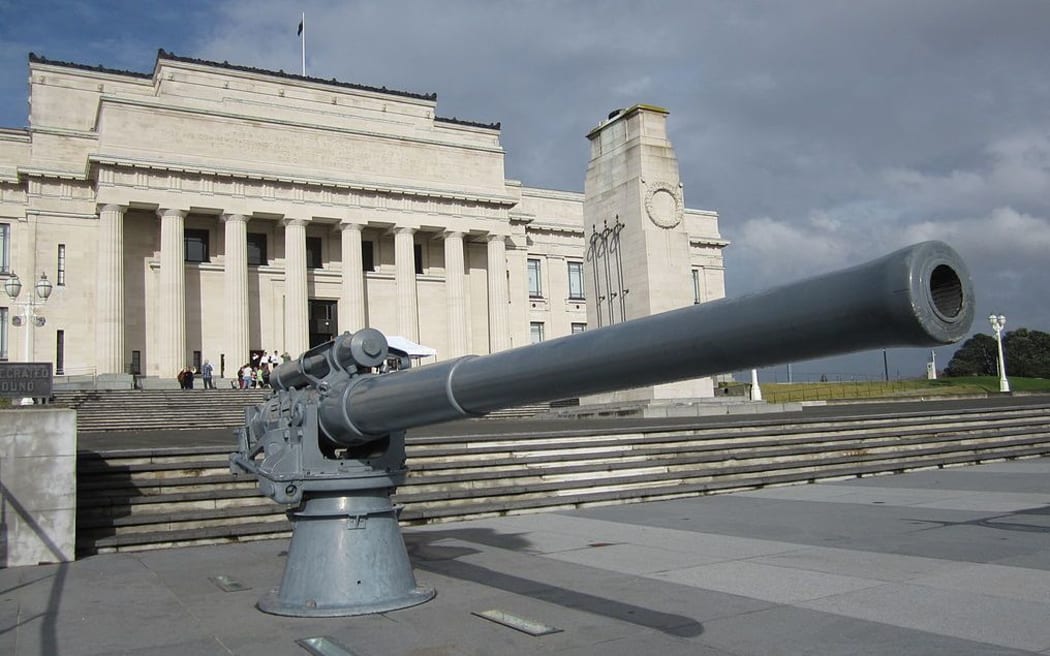 A 4-inch gun from HMS New Zealand sits in front of the Auckland Museum. (June 2012)