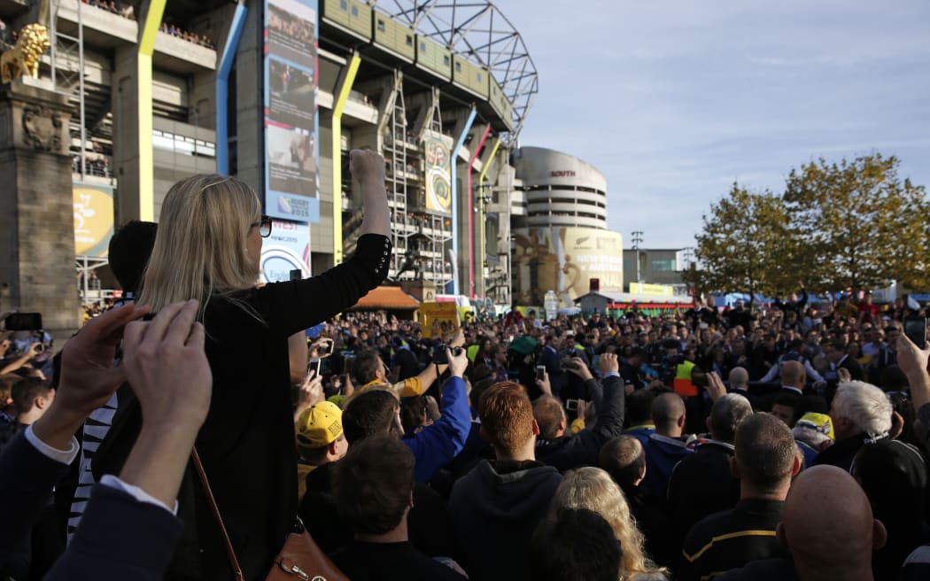 The crowd gathers outside Twickenham before the 2015 RWC.