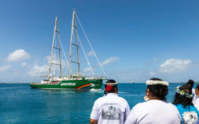Welcoming ceremony for the Greenpeace flagship vessel, the Rainbow Warrior in the Marshall Islands, marking the start of a six-week mission around the Pacific nation to elevate calls for nuclear and climate justice; and support independent scientific research into the impacts of decades-long nuclear weapons testing by the US government.
Escorted by traditional canoes, and welcomed by Marshallese singing and dancing, the arrival of the Rainbow Warrior marks a significant moment in the shared history of Greenpeace and the Marshall Islands — 40 years since Greenpeace crew evacuated over 300 people from the Rongelap atoll to Mejatto island, after toxic nuclear fallout from the Castle Bravo test rendered their ancestral lands uninhabitable.