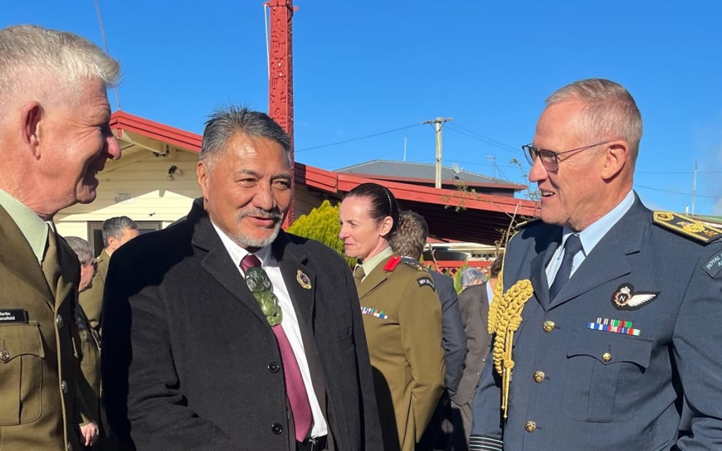 Kaumātua Ruawhitu Pokaia, centre, talks to NZDF Waitangi Tribunal Project Director Lieutenant Colonel Martin Dransfield, left, and Chief of Defence Force, Air Marshal Kevin Short, at the first week of Wai 2500 Military Veterans Kaupapa Inquiry in Rotorua last year.