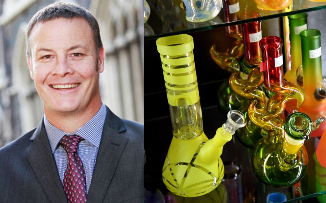 Otago University's proctor Dave Scott had been criticised for entering student flats without permission and taking bongs.