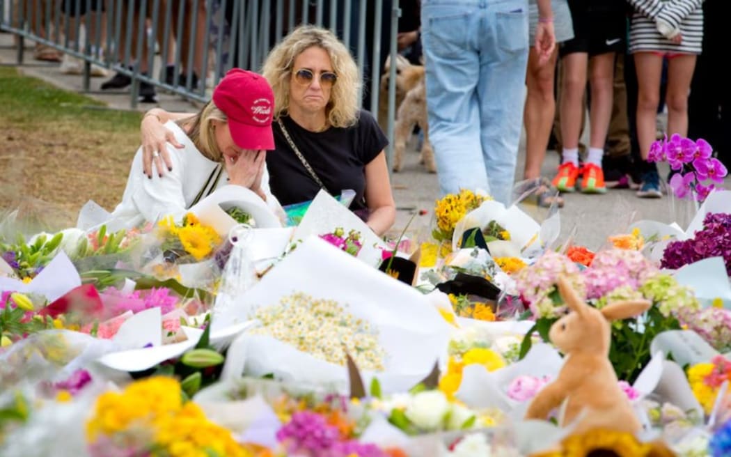 Tributes are continuing to grow for the 15 people killed in the terror attack on Sunday. (ABC News: Mary Lloyd)