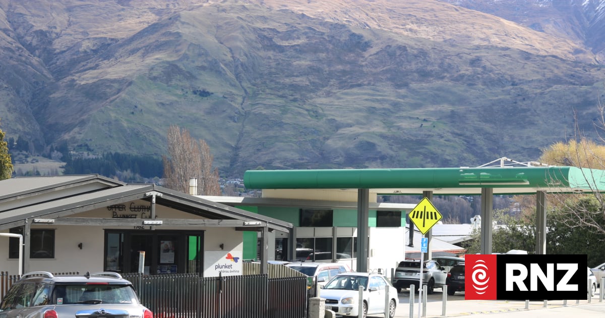 Committee backs Wānaka bottle store next to Plunket clinic, AA meetings, despite concerns