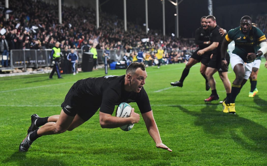 Israel Dagg scores the first try.