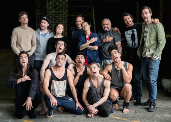 4om0b10 gallery image 33087