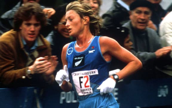 Allison Roe on her way to winning the New York Marathon in 1981.