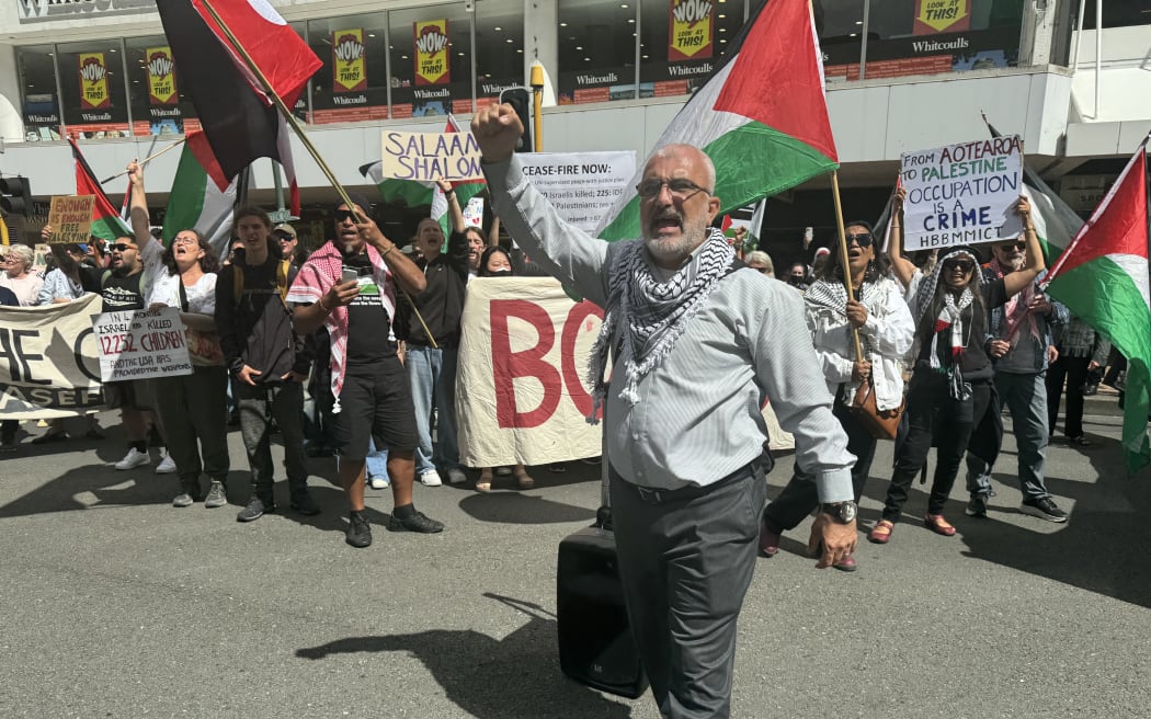 Politicians and protesters gathered on the steps at parliament on 13 February 2024, calling for more action in regards to the war in Gaza.