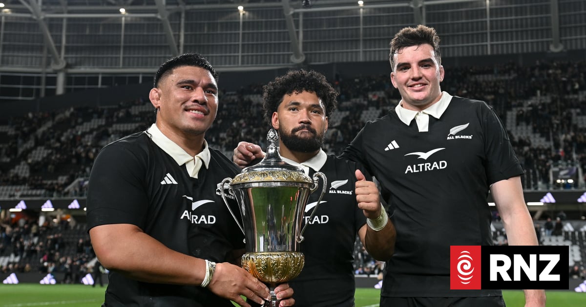 Fehi Fineanganofo fights tears, nerves on All Blacks debut