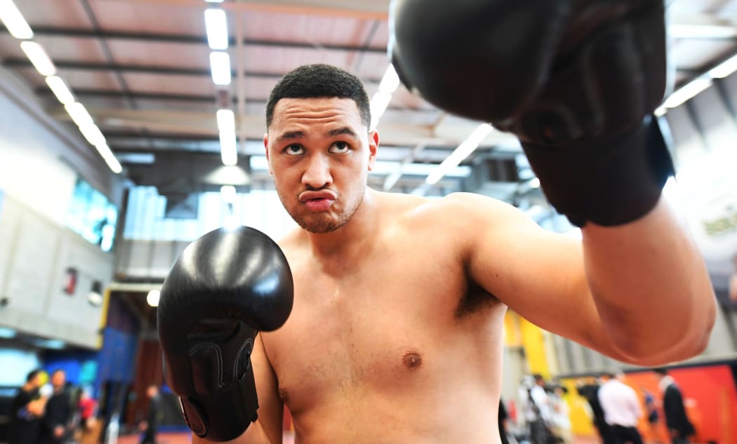 Heavyweight boxer Junior Fa.