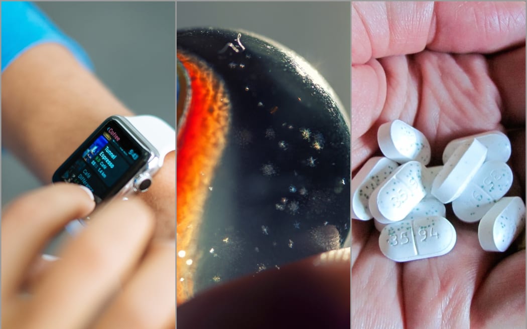 Smart watch, round, painkillers
