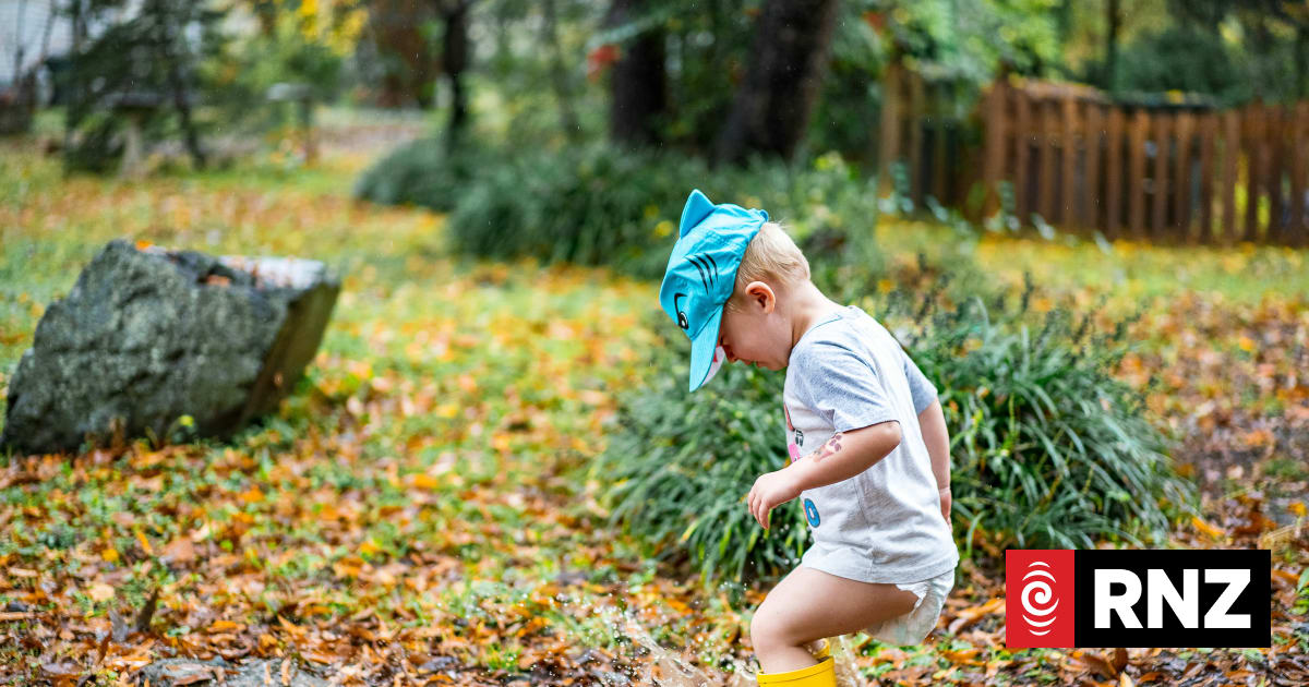 Kids do feel the cold, so why won’t they wear jumpers?