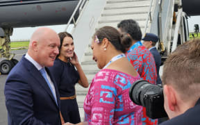 Christopher and Amanda Luxon greeted by NZ High Commissioner Si'alei van Toor and Second Secretary Jonathan Lee on arrival to Apia for CHOGM.