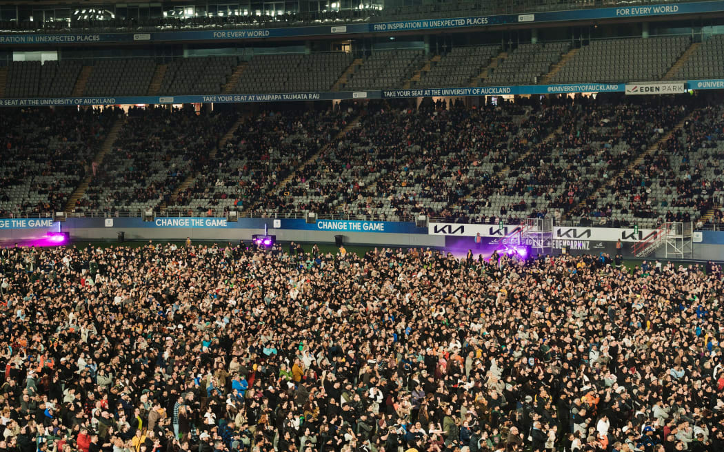 More than 6000 people did the haka together.