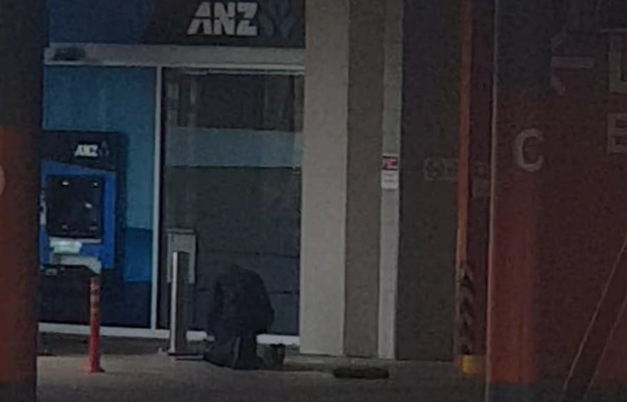 Police teams at the Chartwell Mall in Hamilton after reports of possible homemade explosives on 6 August, 2020.