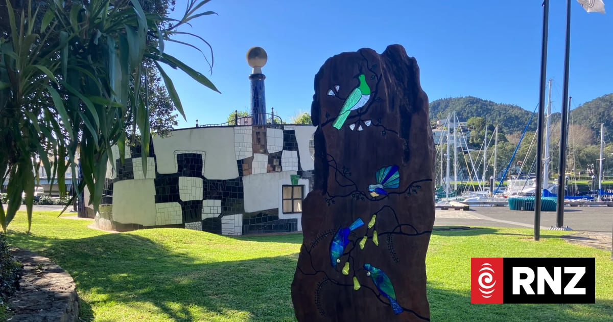 Hundertwasser Art Centre pleas for return of stolen sculpture 'no questions asked'