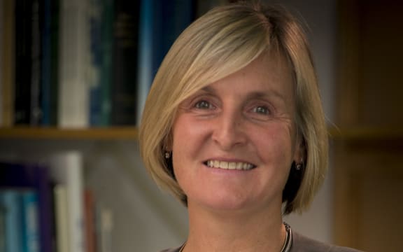 Dr Leigh Signal
