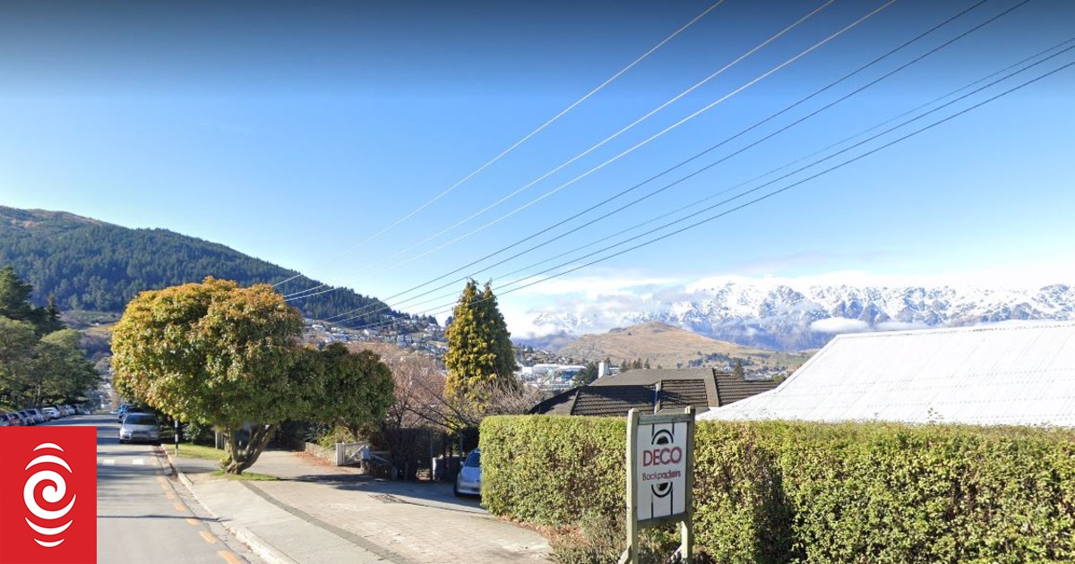 Covid19 Queenstown mayor 'incensed' over hostel party RNZ News
