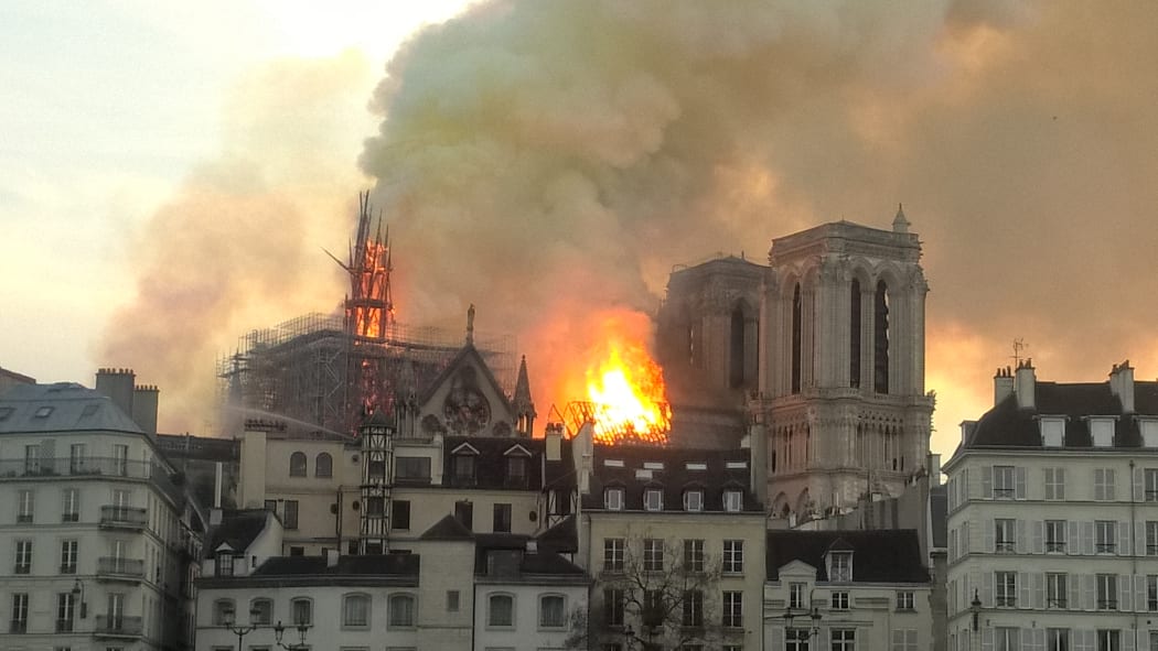 Smoke engulfs Notre Dame