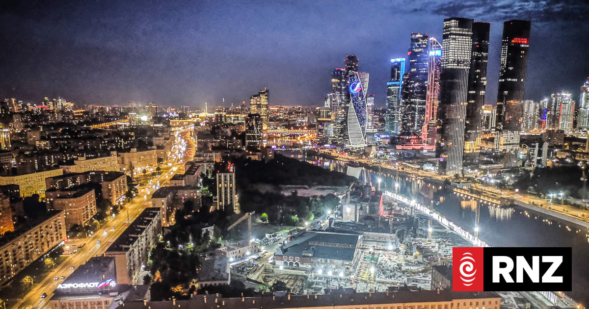 Authorities say bomb carried by woman kills three, injures 21 near Moscow restaurant