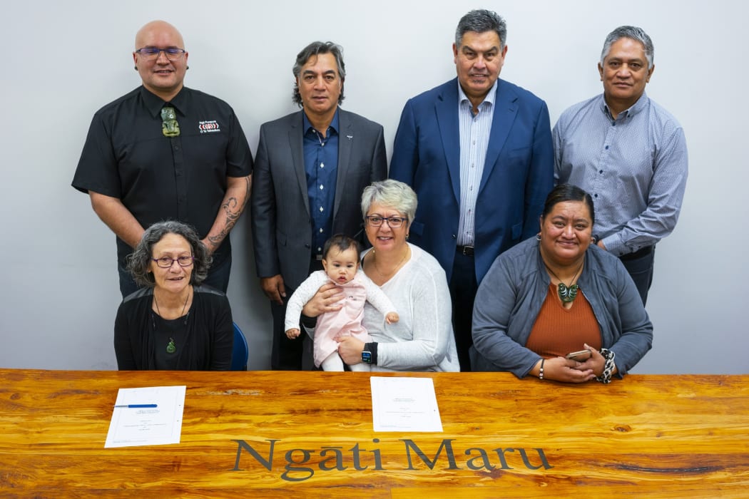 Ngāti Maru initialling its of Deed of Settlement.