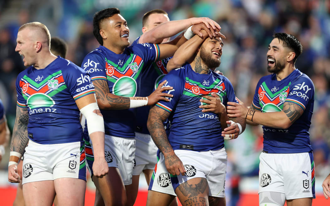 Addin Fonua-Blake scores a try during the NRL Semi Final match between the New Zealand Warriors and Newcastle Knights.