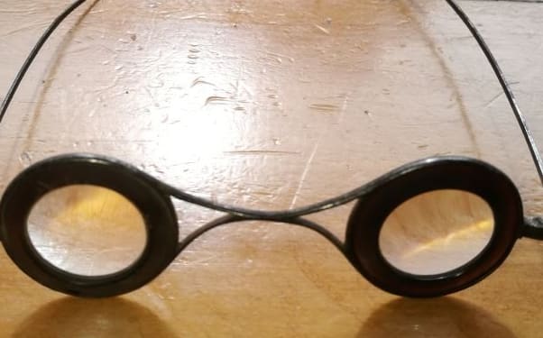 The tipshop put the 'Martin Margins Spectacles' on Trade Me for $300.