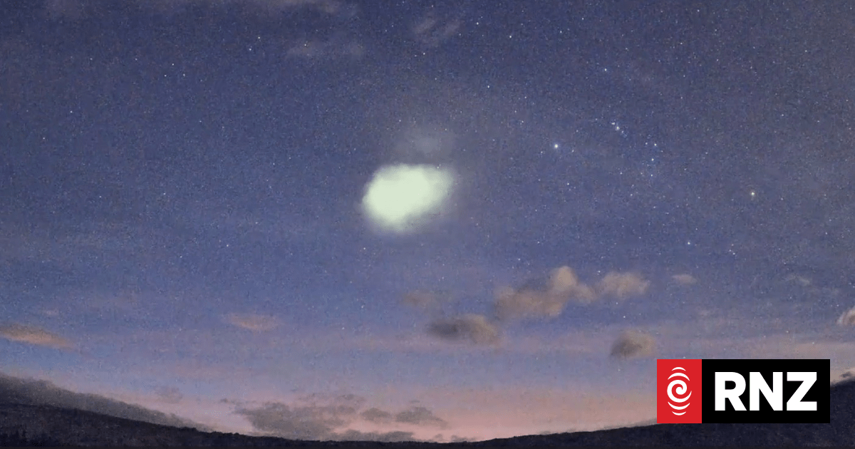 Astronomers believe 'otherworldly' light seen in the sky linked to Chinese rocket launch
