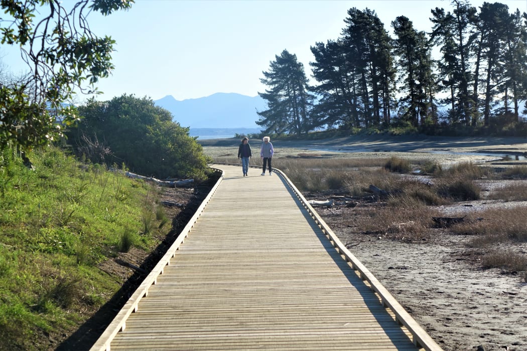 Walkway beside Tahuna Beach Holiday Park - board walk