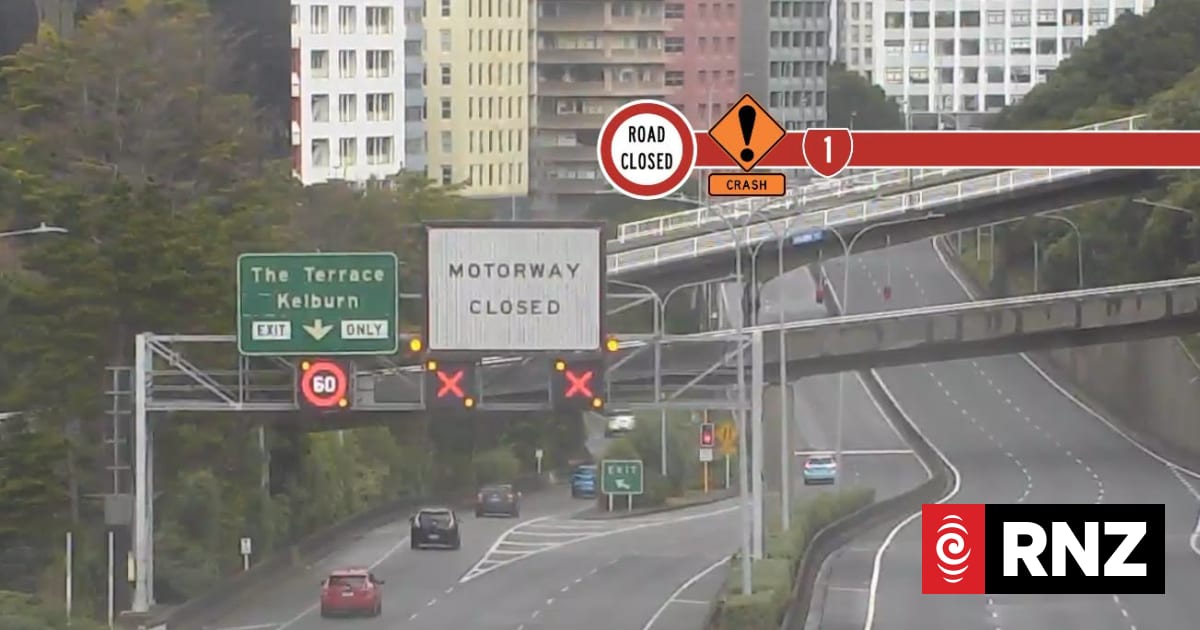 SH1 at Terrace Tunnel reopened after crash