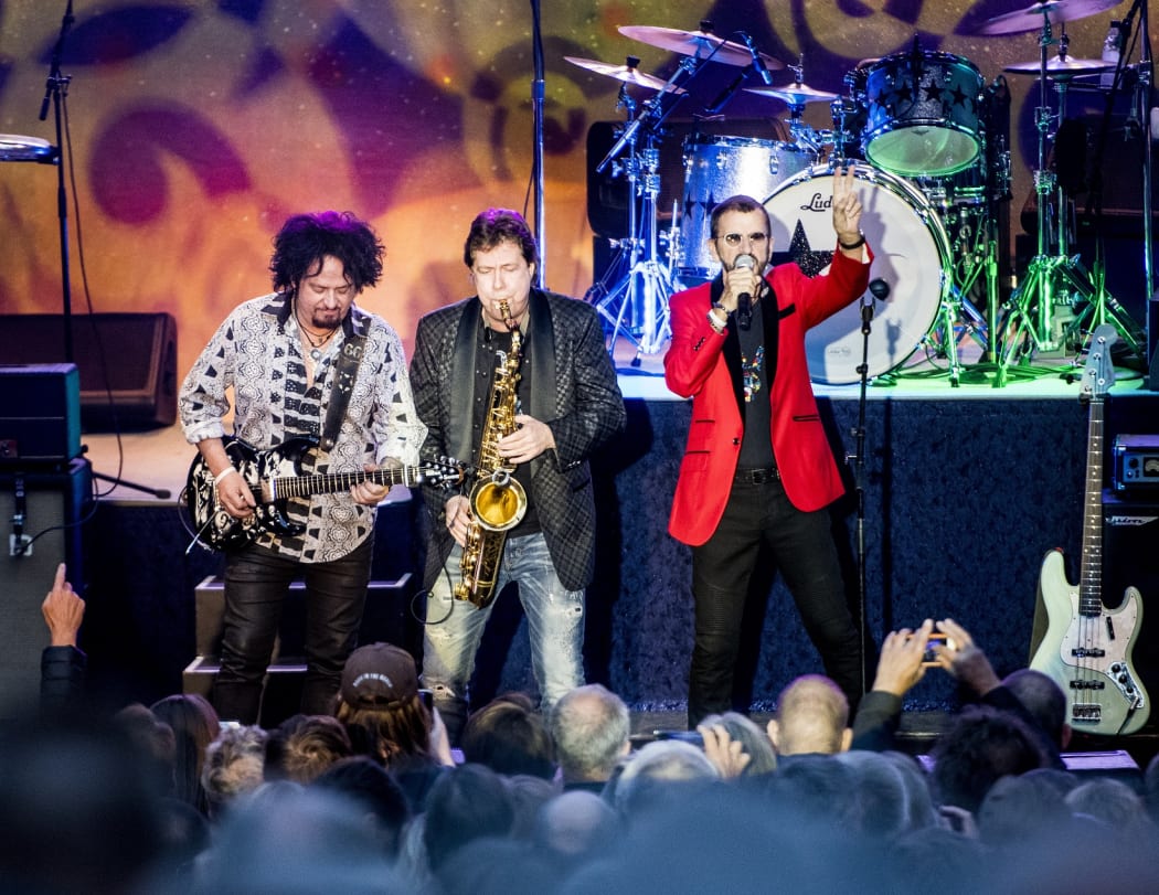 Steve Lukather with former Beatle Ringo Starr in June 2018 and saxophonist  Warren Ham (Kansas, Toto & Donna Summer).