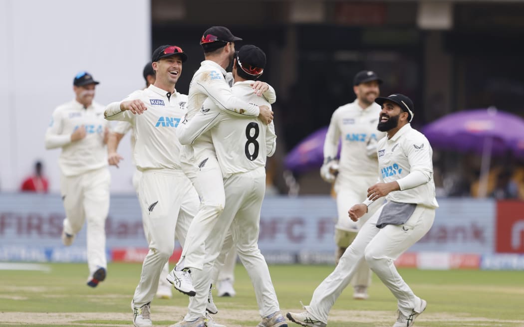 New Zealand players celebrates the wicket Sarfaraz Khan of India   during day 2 of the 1st Test Match between India and New Zealand held at the M.Chinnaswamy Stadium, Bengaluru, India on the 17th October 2024

Photo by Vipin Pawar/ Sportzpics for BCCI
