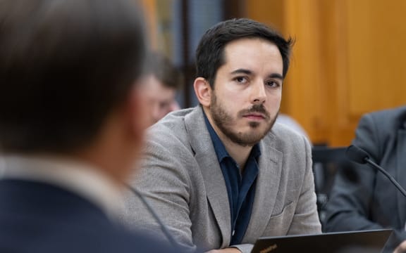 Green MP Ricardo Menendez March questioning a Minister in select committee.