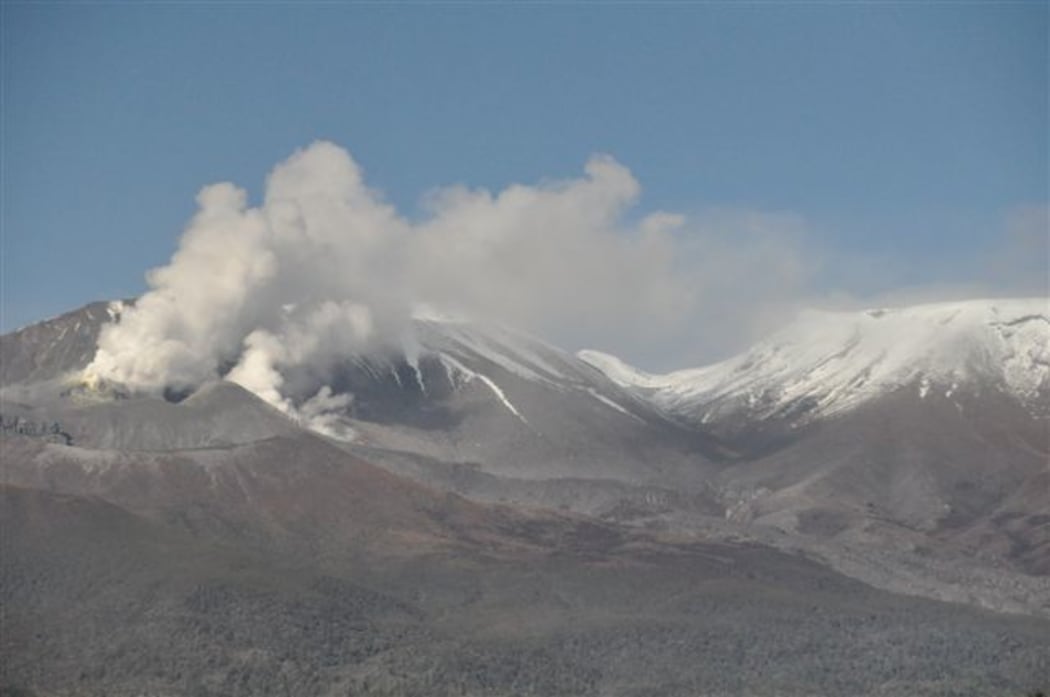 The alert level for Mount Tongariro has been lowered.