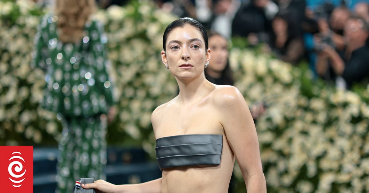 Lorde reveals eating disorder, psychedelic drug use in new Rolling ...