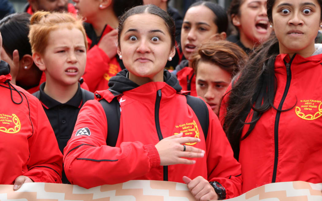 Marchers on the Te wiki o te reo Māori hikoi.