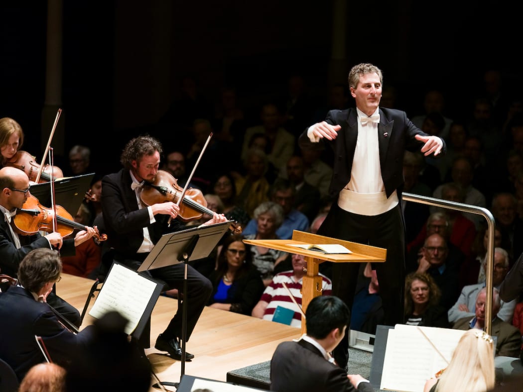 Giordano Bellincampi conducts the Auckland Philharmonia Orchestra