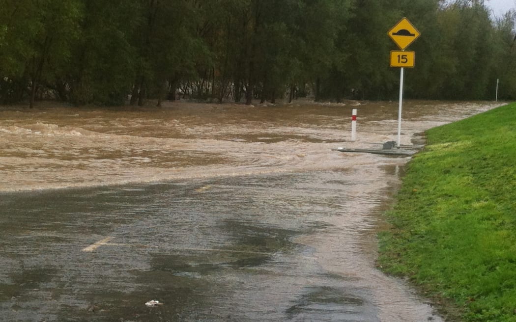 A carpark next to the Hutt River.