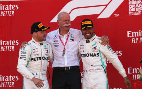 Valtteri Bottas (FIN) Mercedes F1, Dr. Dieter Zetsche, Chairman of Daimler and Lewis Hamilton (GBR)