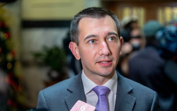 Auditor-General urged to launch inquiry into plans to build LNG ...
