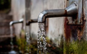 Hundreds of thousands of New Zealanders at risk of drinking unsafe water