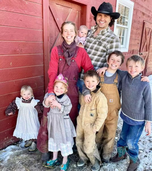 Hannah and Daniel Neeleman with their eight children.