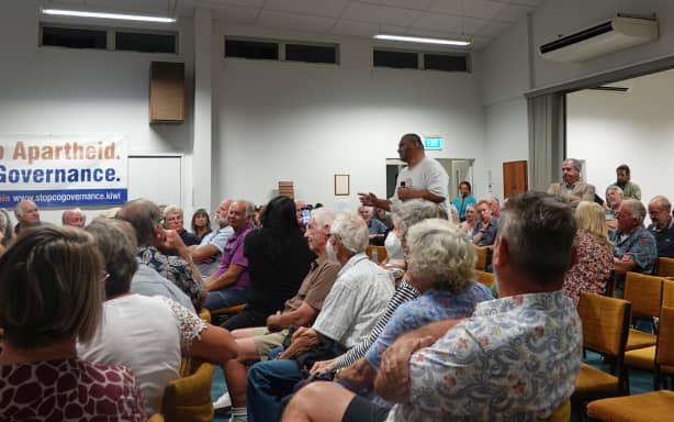 Roddy Pihema at meeting organised by co-governance opponent Julian Batchelor