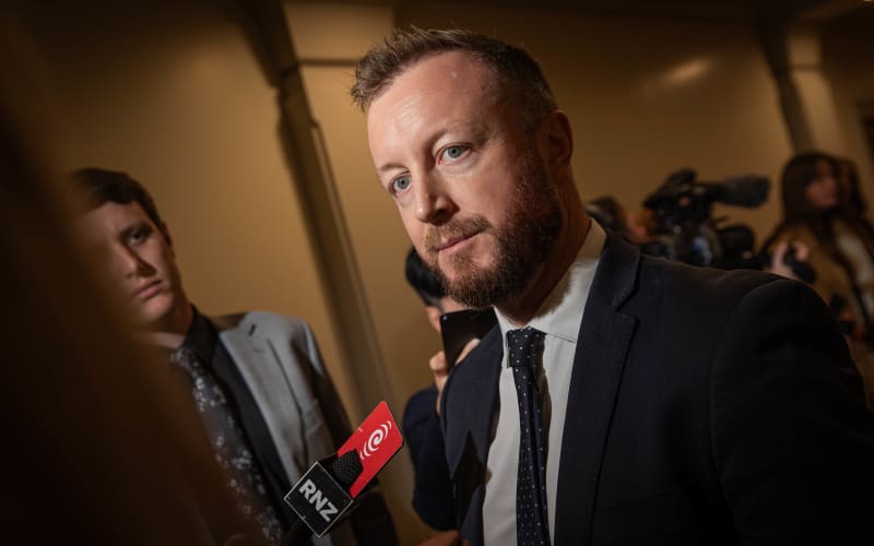 Labour launches counter-attack at National on costs | RNZ